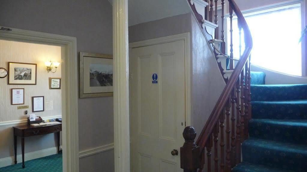 The Station Guest House Galmpton Exterior photo